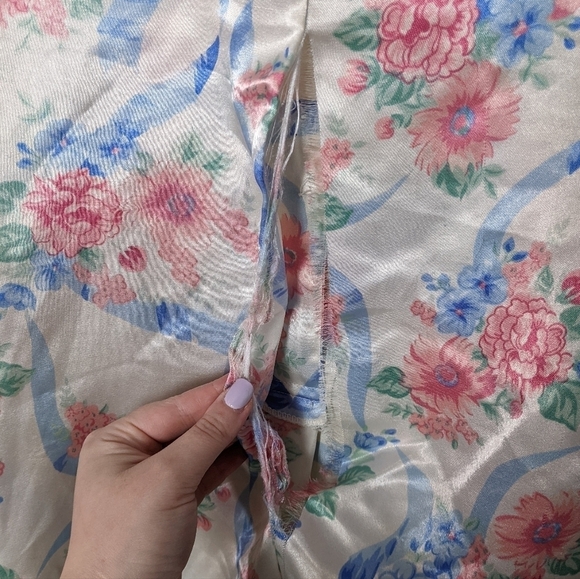 Vintage J.O.‎ Intimates Luxury Floral Satin Pajama Top Size Medium *FLAWED* - Picture 6 of 7